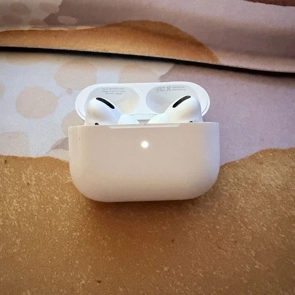 Apple AirPods Pro (1st Generation) – Authentic – Used - Picture 1 of 8